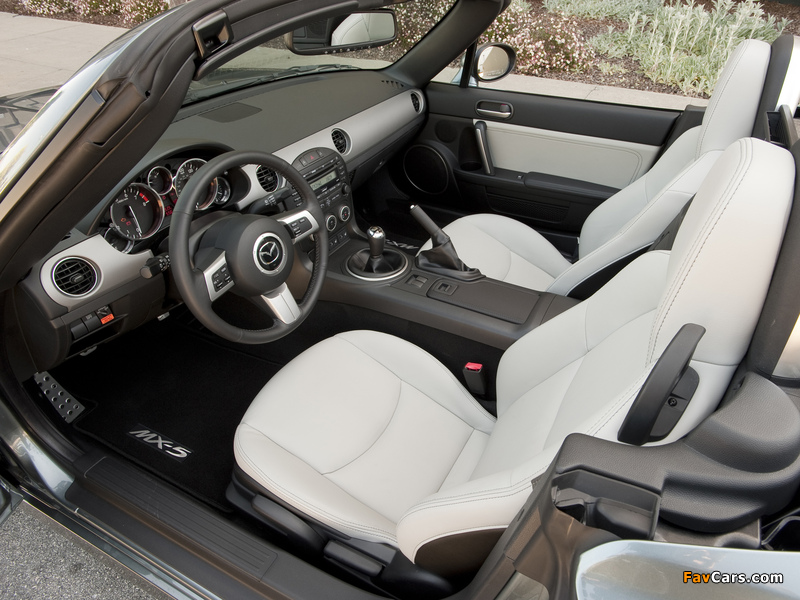 Pictures of Mazda MX-5 Miata PRHT (NC2) 2009–12 (800 x 600)