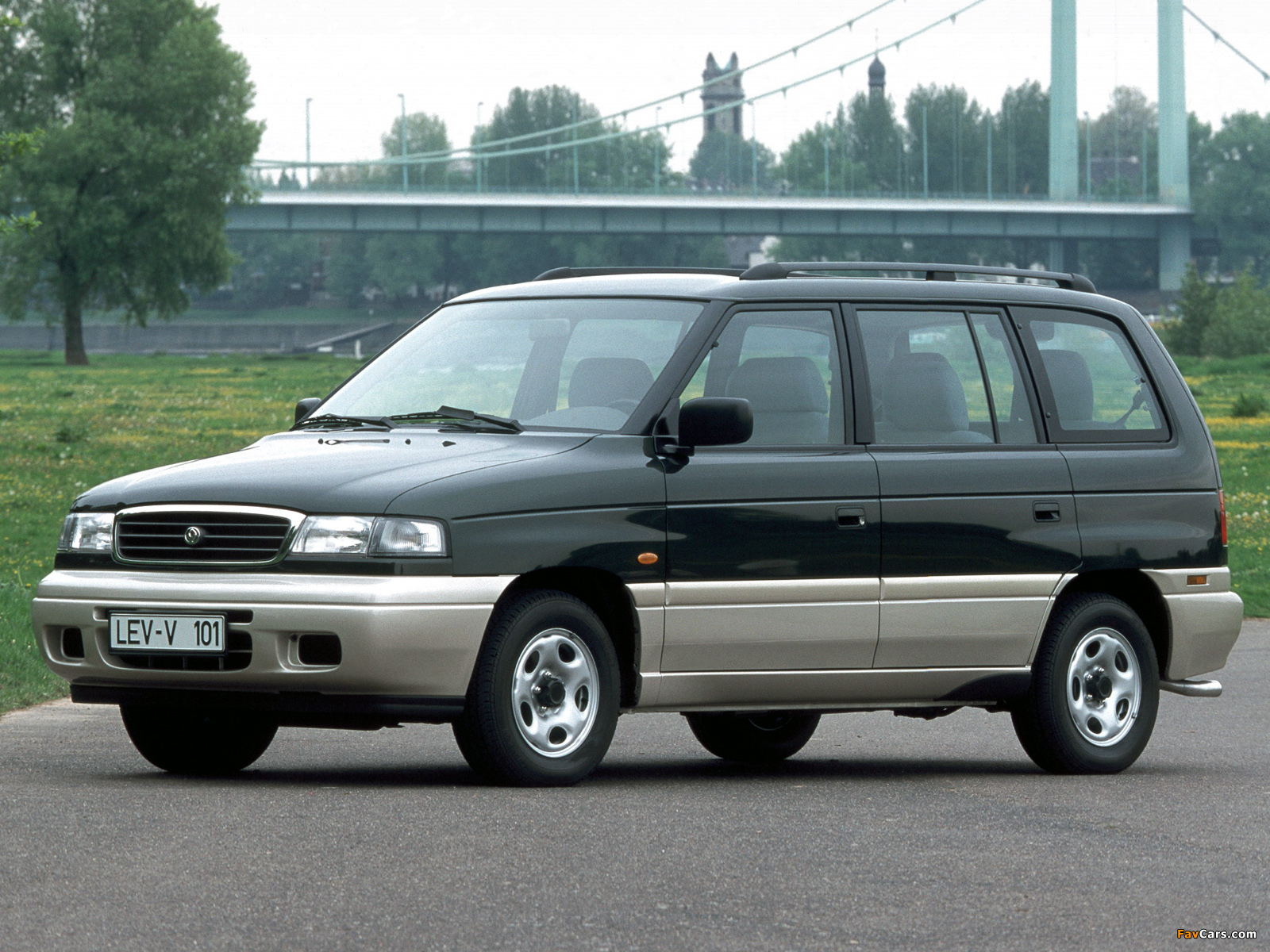 Mazda MPV 1995–99 images (1600 x 1200)