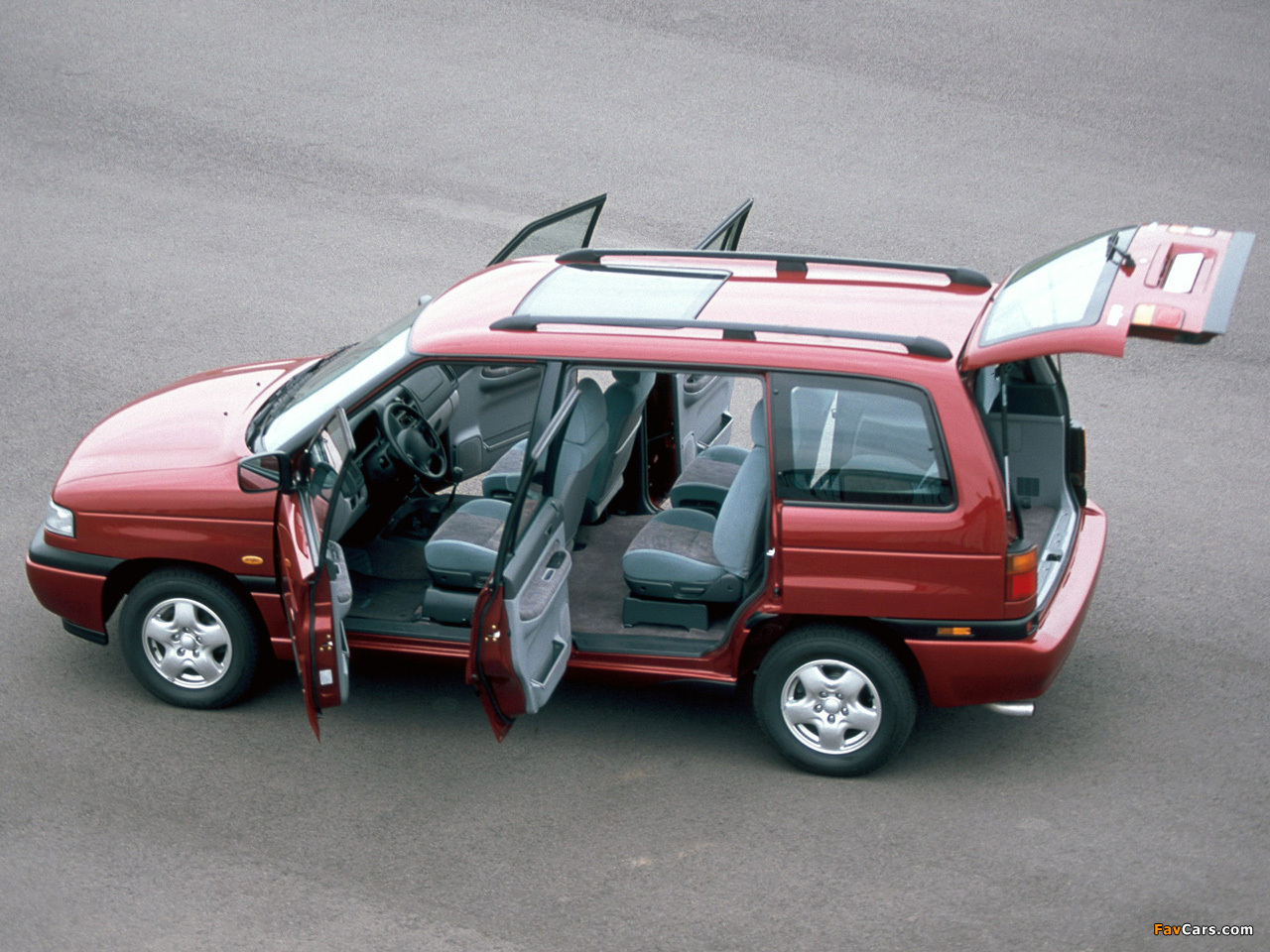 Mazda MPV 1995–99 pictures (1280 x 960)