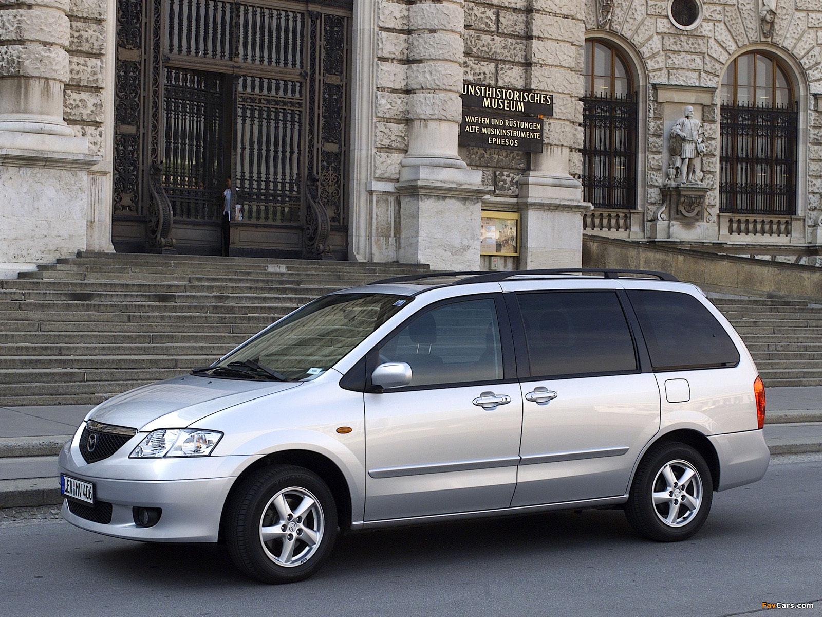 Mazda MPV 1999–2002 images (1600 x 1200)