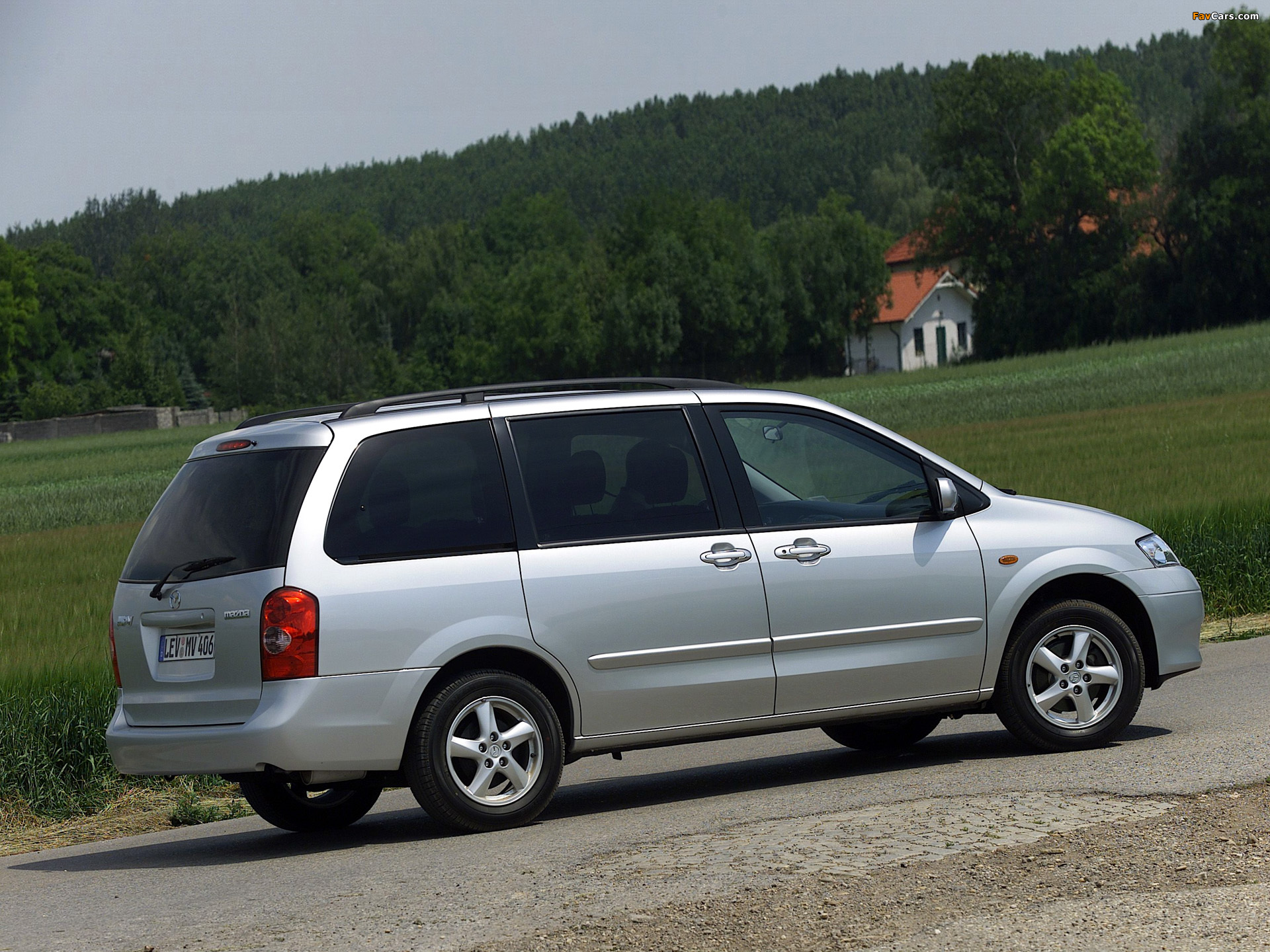 Mazda MPV 1999–2002 photos (1920 x 1440)