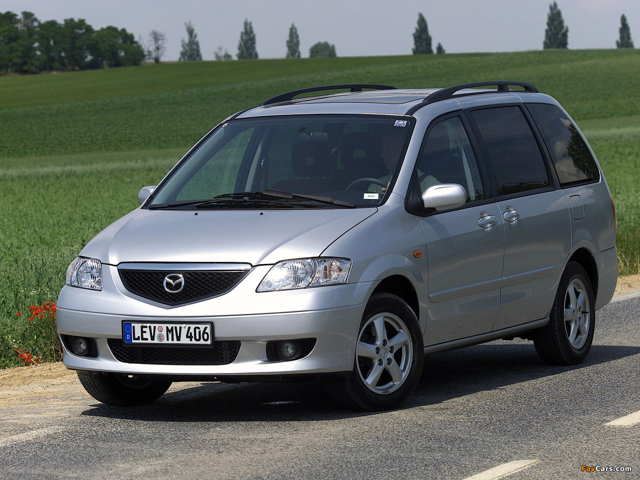 Photos of Mazda MPV 1999–2002 (1280 x 960)