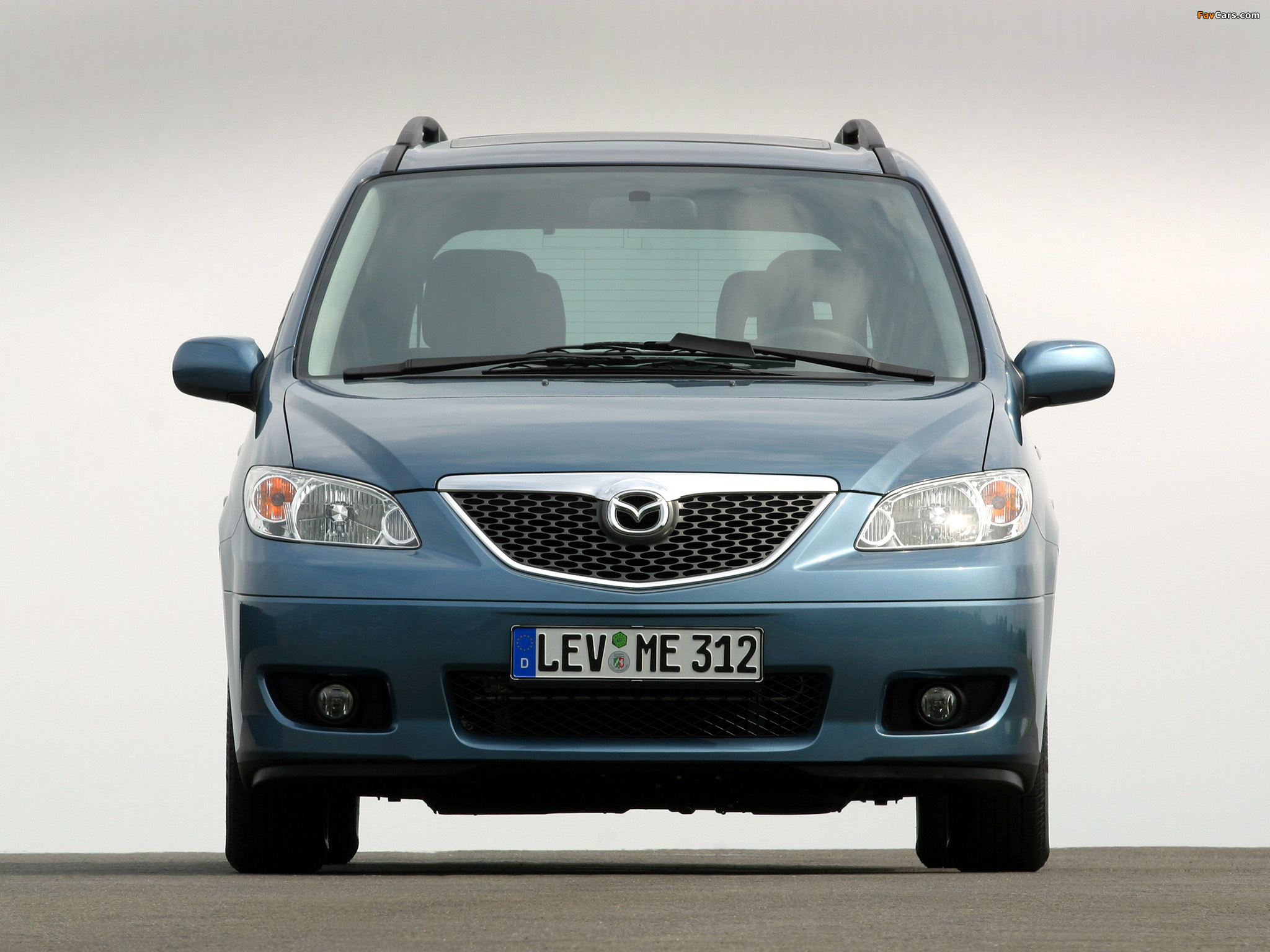 Photos of Mazda MPV 2002–06 (2048 x 1536)