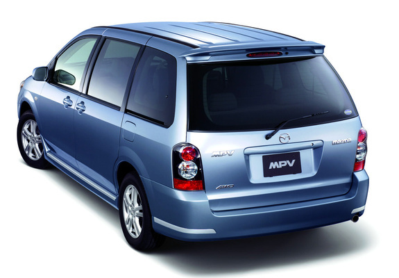 Photos of Mazda MPV JP-spec 2002–06
