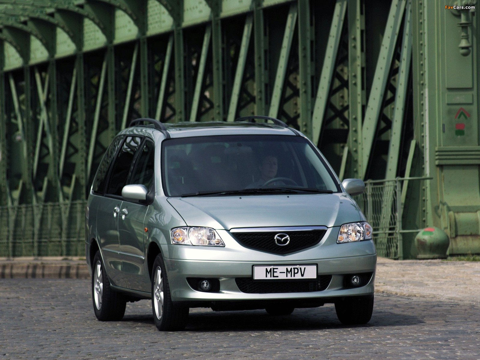 Pictures of Mazda MPV 1999–2002 (1600 x 1200)