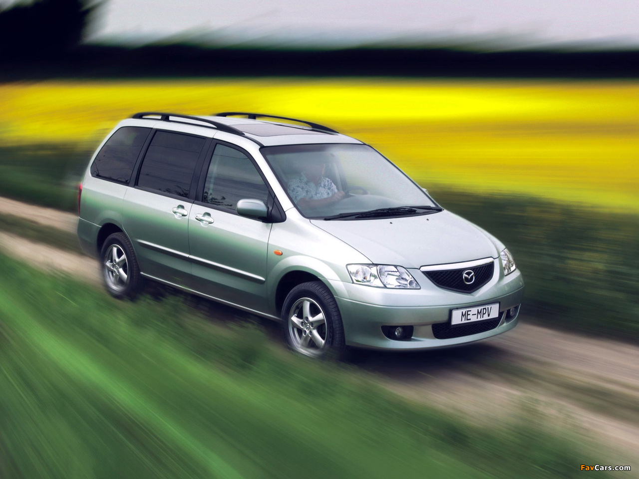 Pictures of Mazda MPV 1999–2002 (1280 x 960)