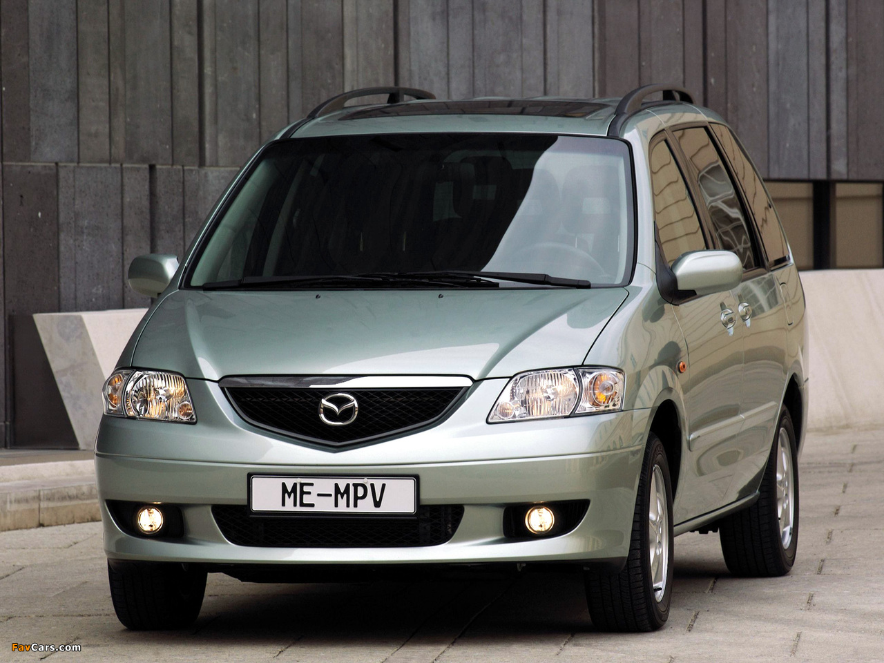 Pictures of Mazda MPV 1999–2002 (1280 x 960)