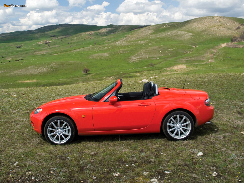 Images of Mazda MX-5 Roadster-Coupe (NC) 2005–08 (1024 x 768)