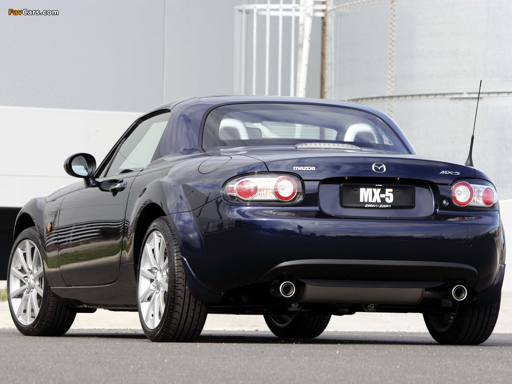 Images of Mazda MX-5 Roadster-Coupe AU-spec (NC) 2005–08 (1024 x 768)