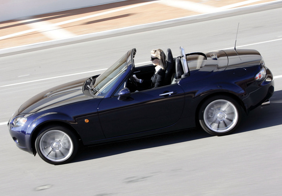 Images of Mazda MX-5 Roadster-Coupe AU-spec (NC) 2005–08