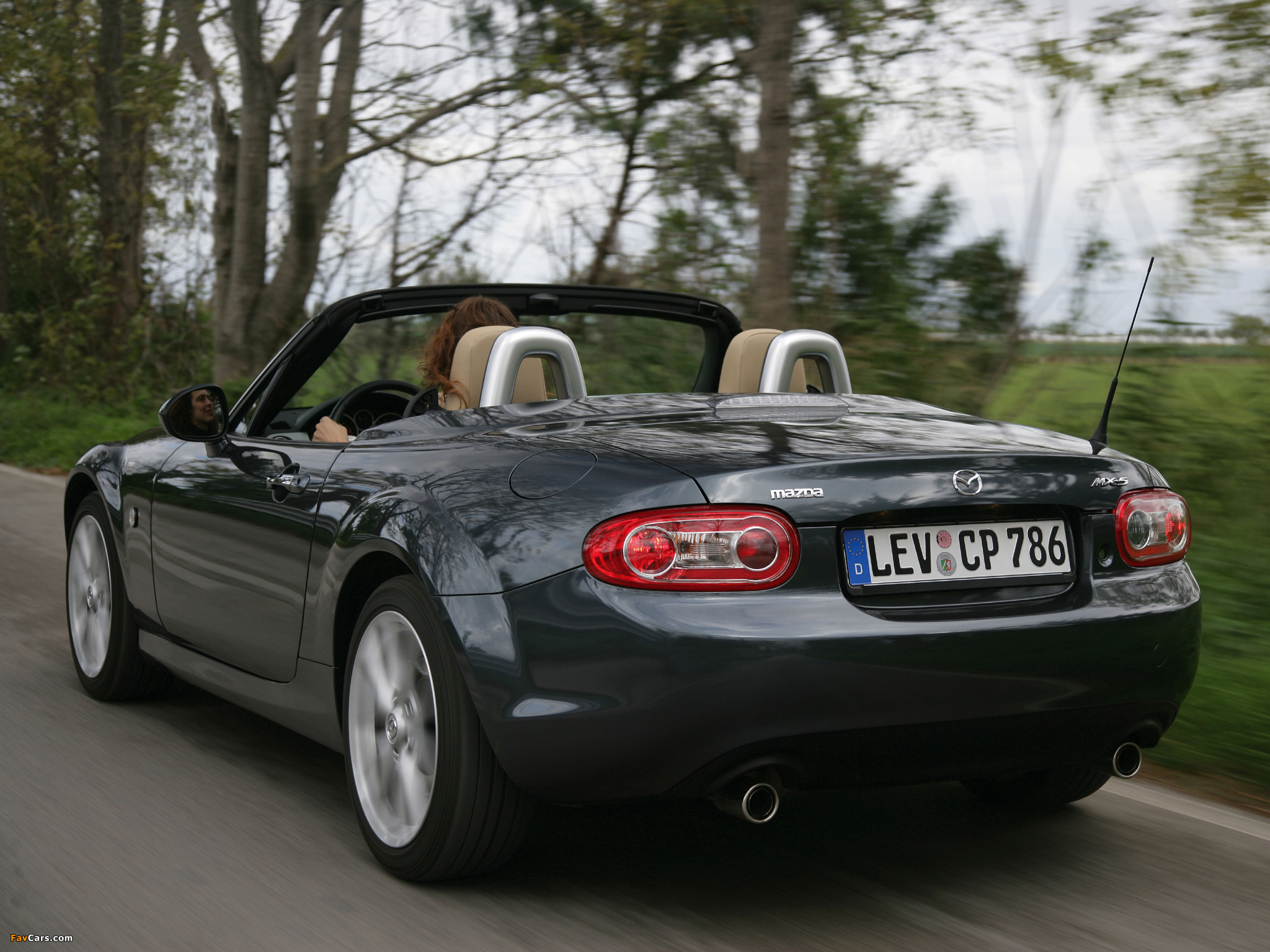 Images of Mazda MX-5 Roadster-Coupe (NC) 2008 (2048 x 1536)