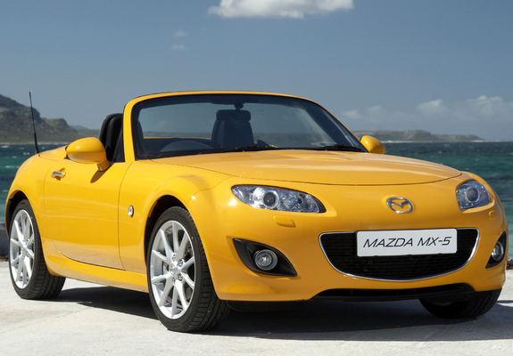 Images of Mazda MX-5 Roadster-Coupe ZA-spec (NC2) 2008–12