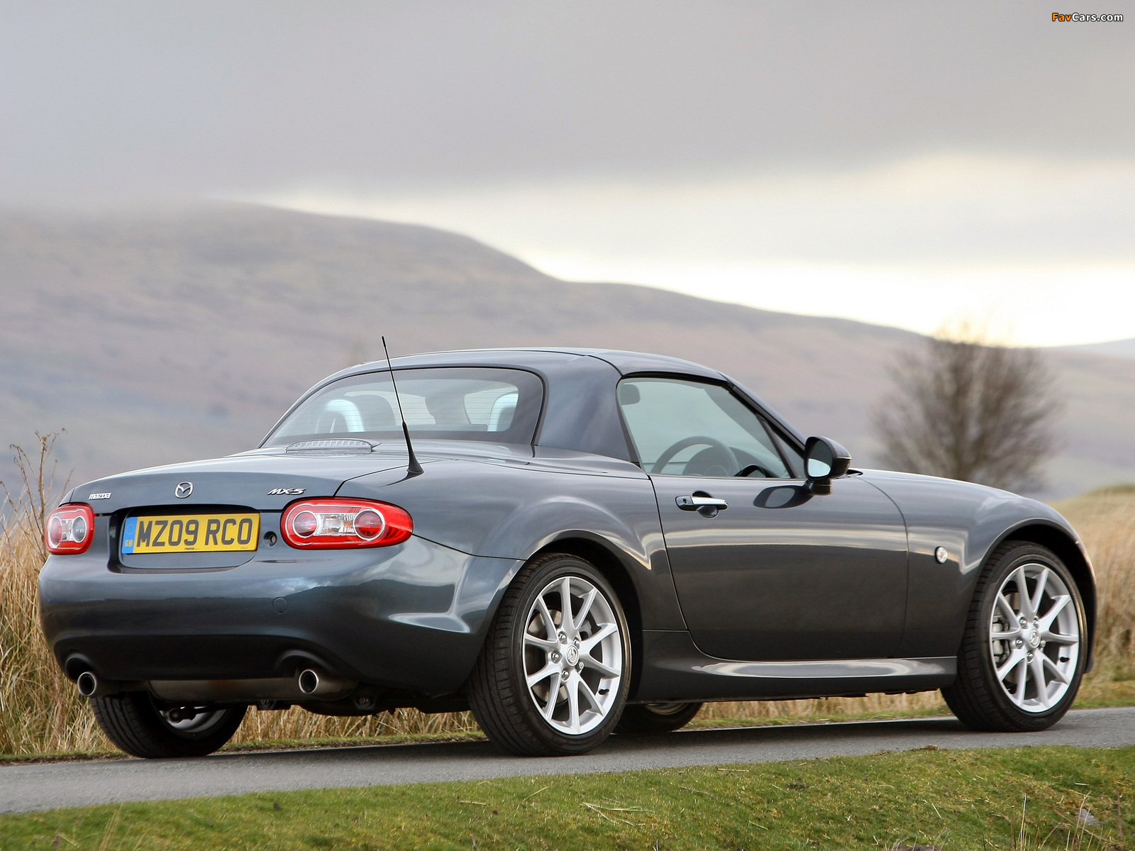 Images of Mazda MX-5 Roadster-Coupe UK-spec (NC2) 2008–12 (1600 x 1200)