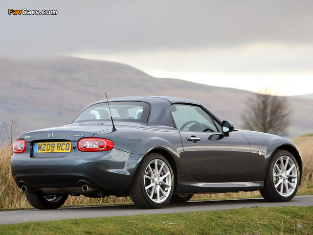 Images of Mazda MX-5 Roadster-Coupe UK-spec (NC2) 2008–12 (640 x 480)