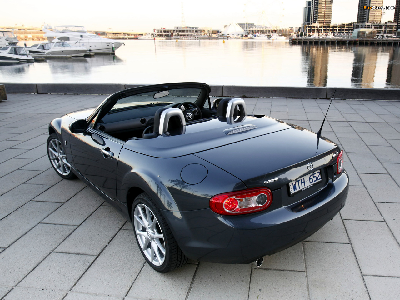 Images of Mazda MX-5 Roadster-Coupe AU-spec (NC2) 2008–12 (1280 x 960)