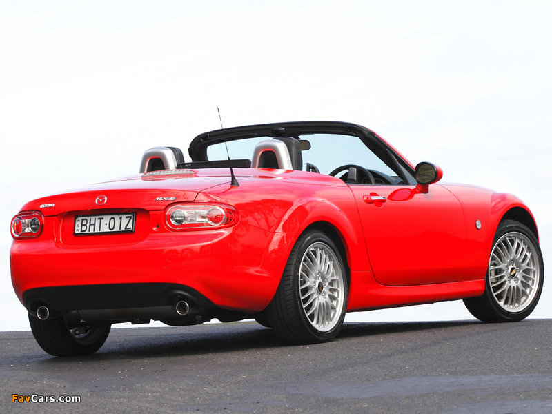 Images of Mazda MX-5 Roadster-Coupe Sports (NC2) 2008–12 (800 x 600)