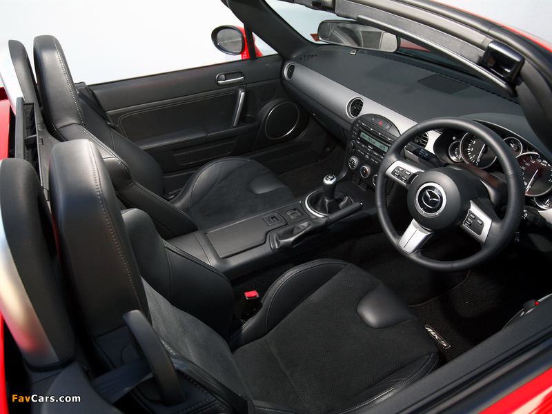 Images of Mazda MX-5 Roadster-Coupe Sports (NC2) 2008–12 (800 x 600)