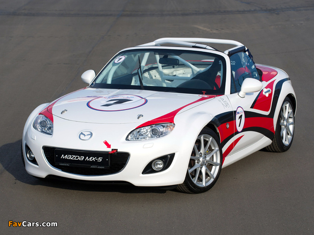 Images of Mazda MX-5 GT Race Car (NC2) 2011 (640 x 480)
