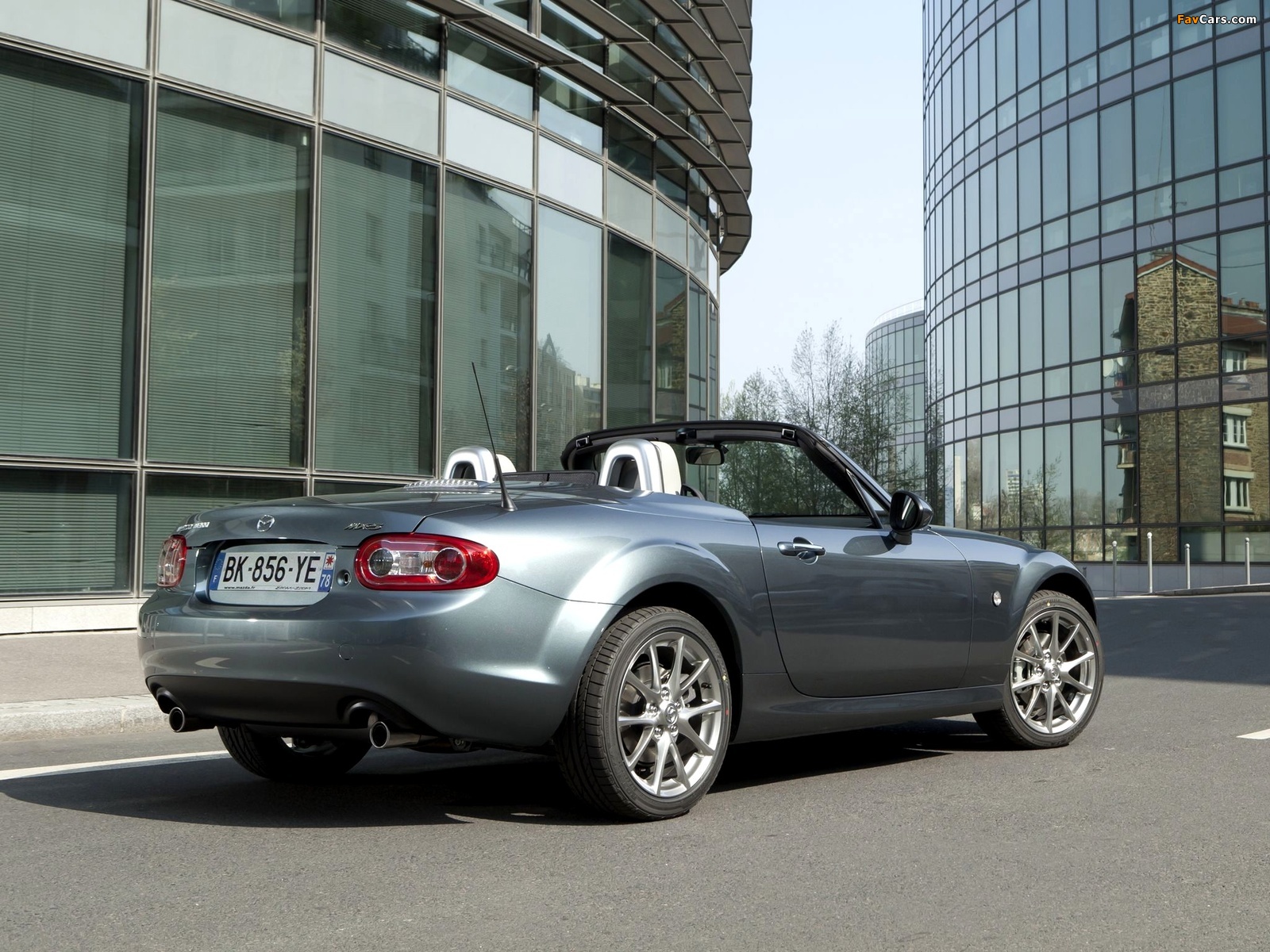 Images of Mazda MX-5 Roadster-Coupe Nekki (NC2) 2011 (1600 x 1200)