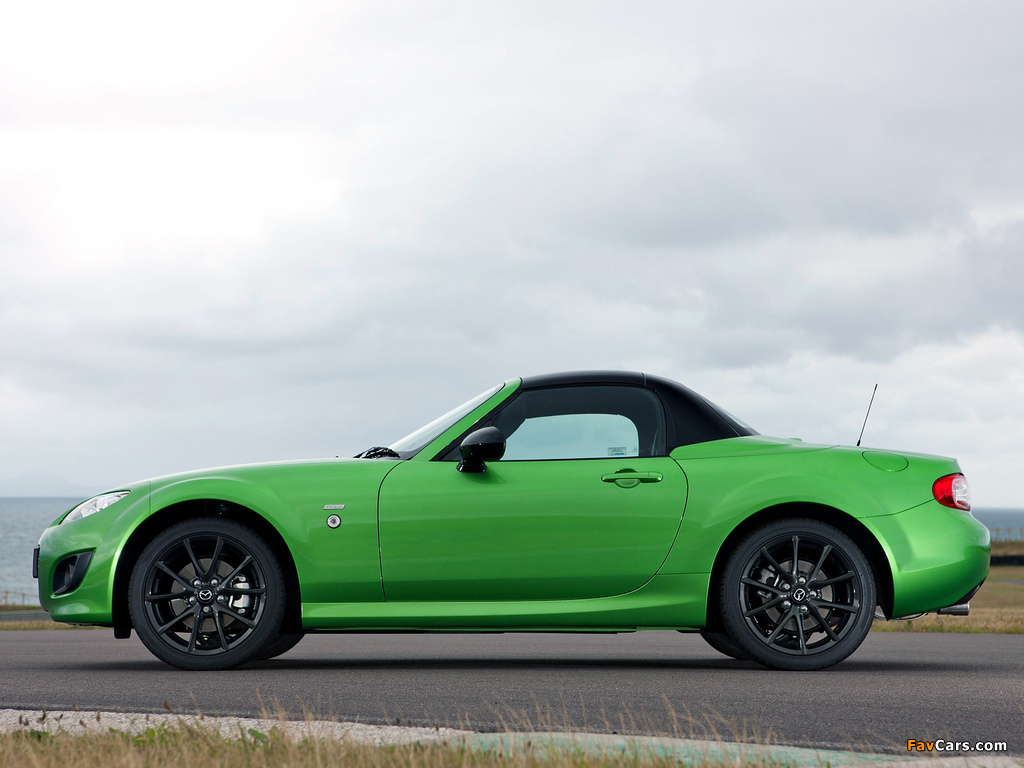 Images of Mazda MX-5 Roadster-Coupe Sport Black UK-spec (NC2) 2011 (1024 x 768)