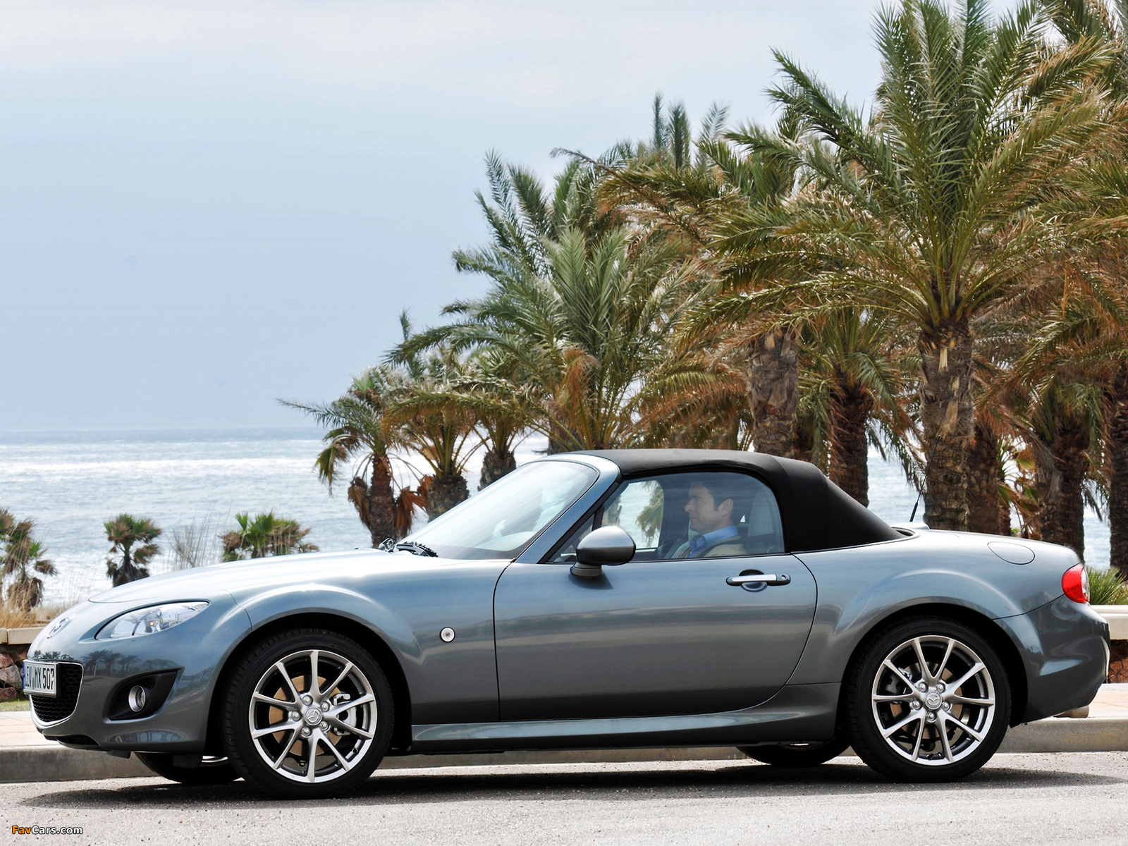 Images of Mazda MX-5 Roadster Kaminari (NC2) 2011 (1600 x 1200)