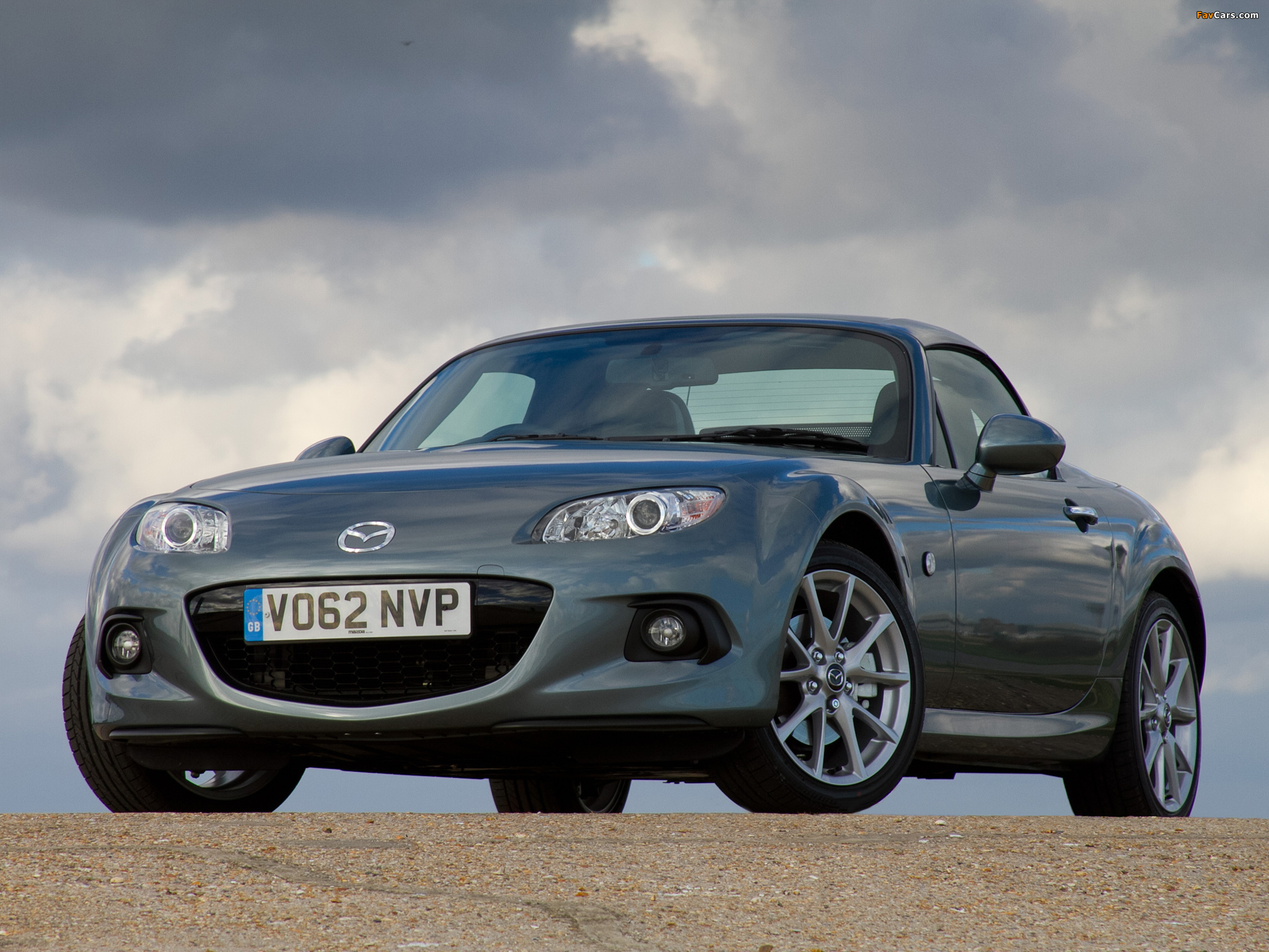 Images of Mazda MX-5 Roadster-Coupe UK-spec (NC3) 2012 (2048 x 1536)