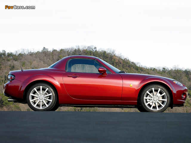 Mazda MX-5 Roadster-Coupe (NC) 2005–08 images (640 x 480)