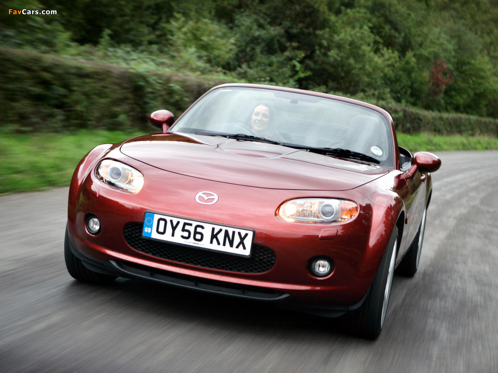 Mazda MX-5 Roadster-Coupe UK-spec (NC1) 2005–08 images (1024 x 768)