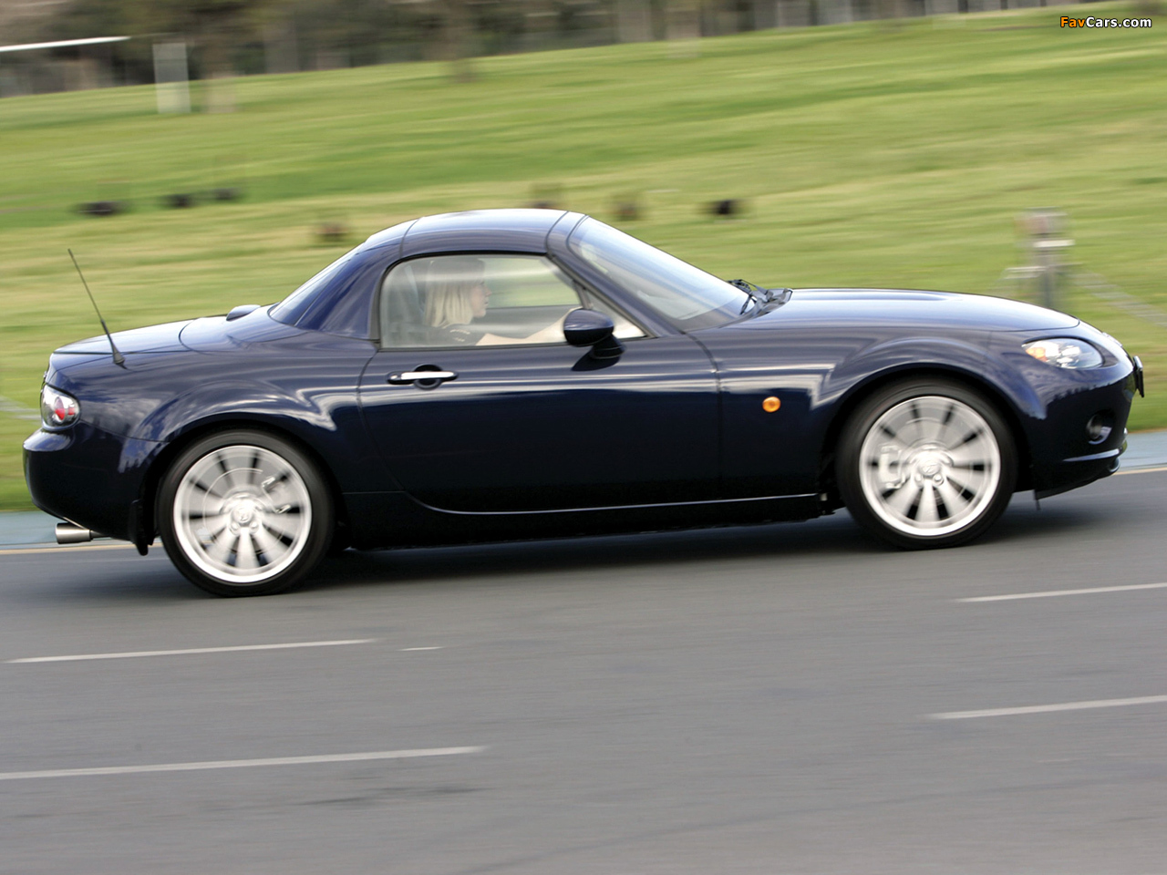 Mazda MX-5 Roadster-Coupe AU-spec (NC) 2005–08 pictures (1280 x 960)
