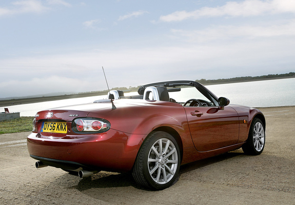 Mazda MX-5 Roadster-Coupe UK-spec (NC1) 2005–08 wallpapers