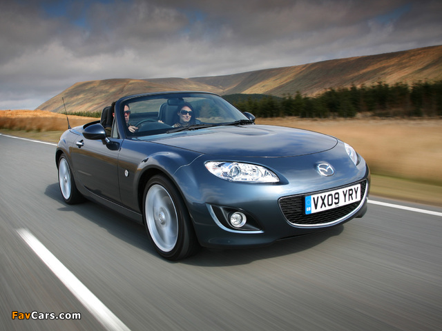 Mazda MX-5 Roadster-Coupe UK-spec (NC2) 2008–12 images (640 x 480)