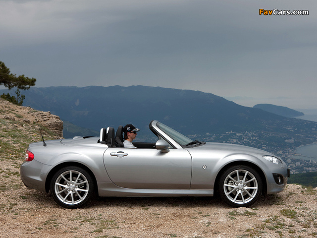 Mazda MX-5 Roadster-Coupe (NC) 2008 images (640 x 480)