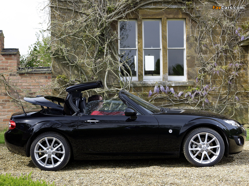 Mazda MX-5 Roadster-Coupe UK-spec (NC2) 2008–12 photos (800 x 600)