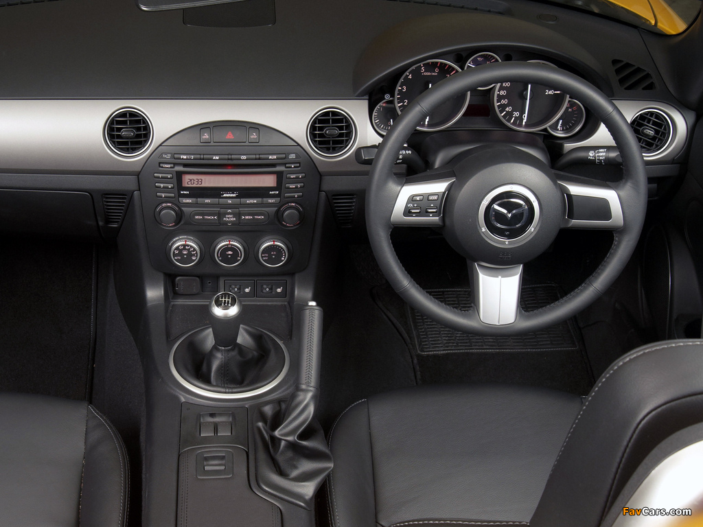 Mazda MX-5 Roadster-Coupe ZA-spec (NC2) 2008–12 pictures (1024 x 768)