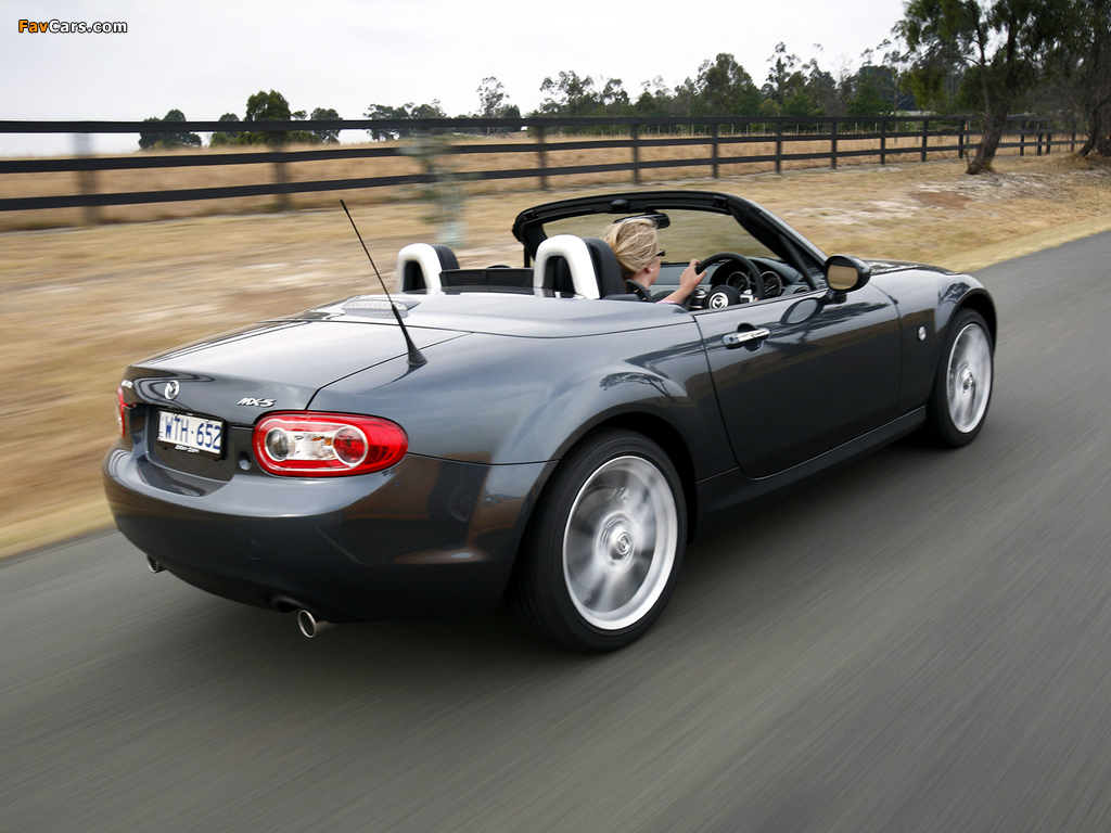 Mazda MX-5 Roadster-Coupe AU-spec (NC2) 2008–12 pictures (1024 x 768)