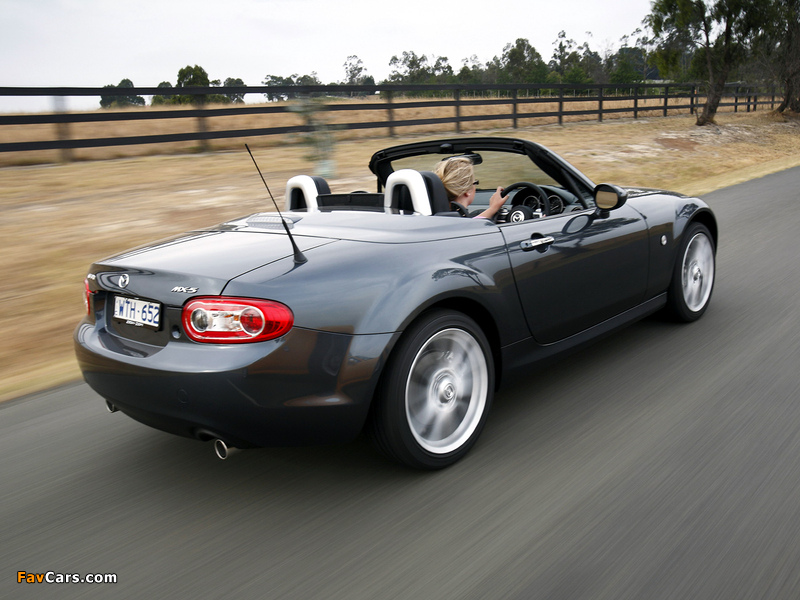 Mazda MX-5 Roadster-Coupe AU-spec (NC2) 2008–12 pictures (800 x 600)