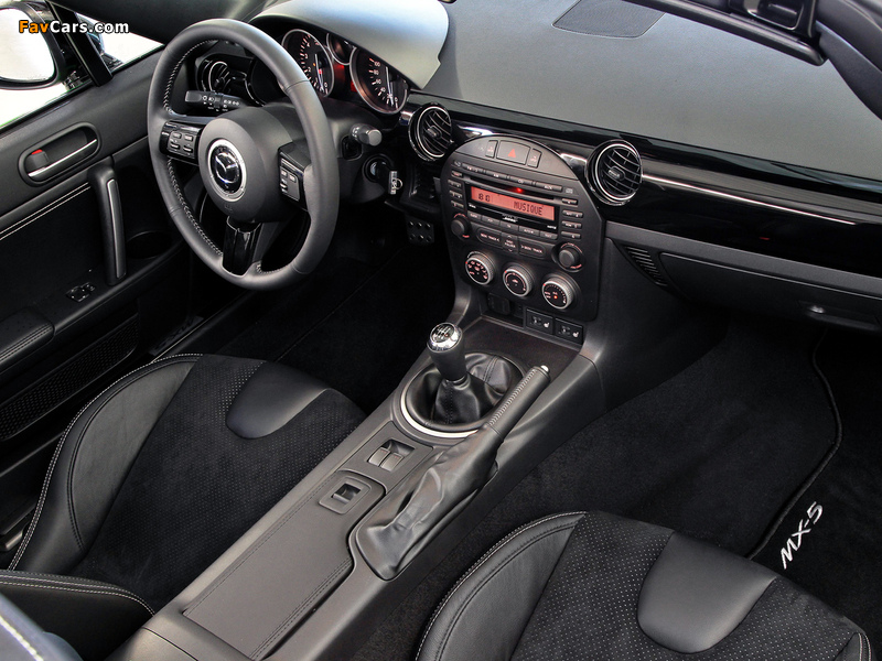 Mazda MX-5 Roadster-Coupe Sport Black FR-spec (NC2) 2011 images (800 x 600)