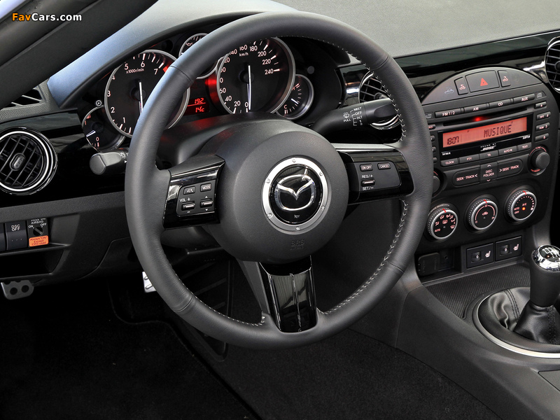 Mazda MX-5 Roadster-Coupe Sport Black FR-spec (NC2) 2011 images (800 x 600)