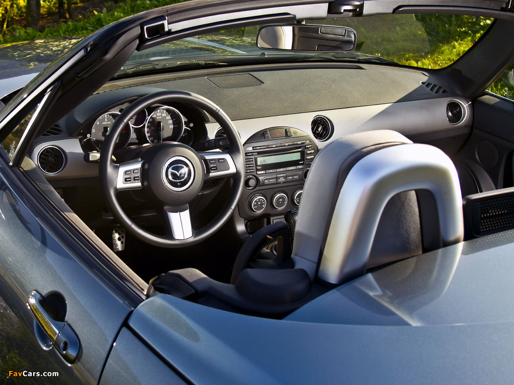 Mazda MX-5 Roadster-Coupe Mirai (NC2) 2011 images (1024 x 768)