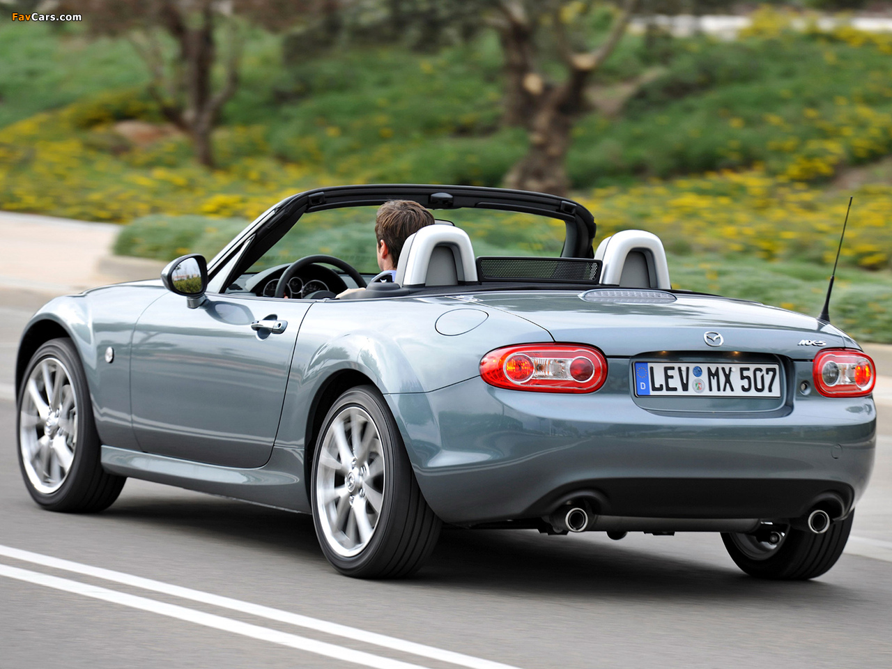 Mazda MX-5 Roadster Kaminari (NC2) 2011 pictures (1280 x 960)