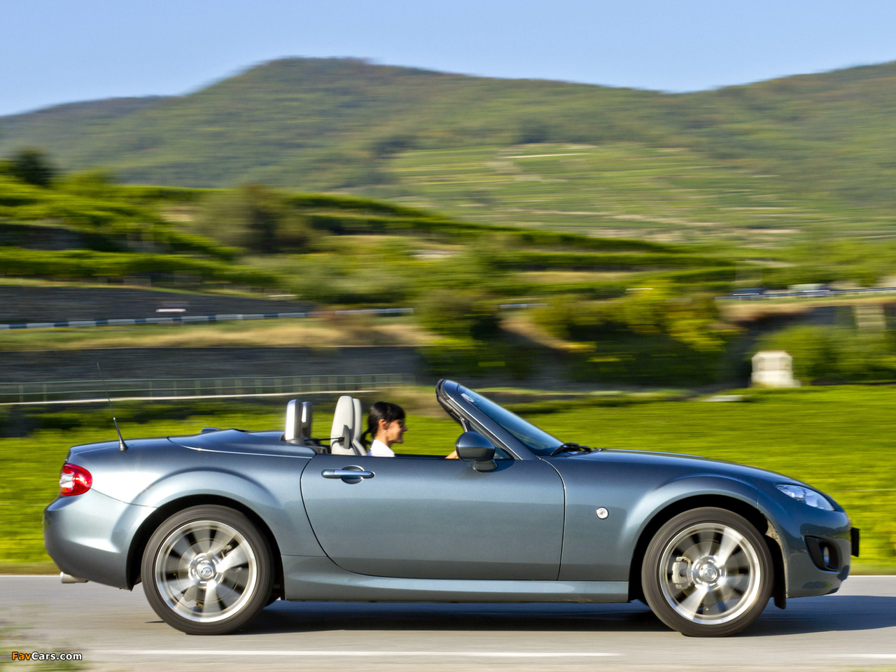 Mazda MX-5 Roadster-Coupe Mirai (NC2) 2011 pictures (1280 x 960)