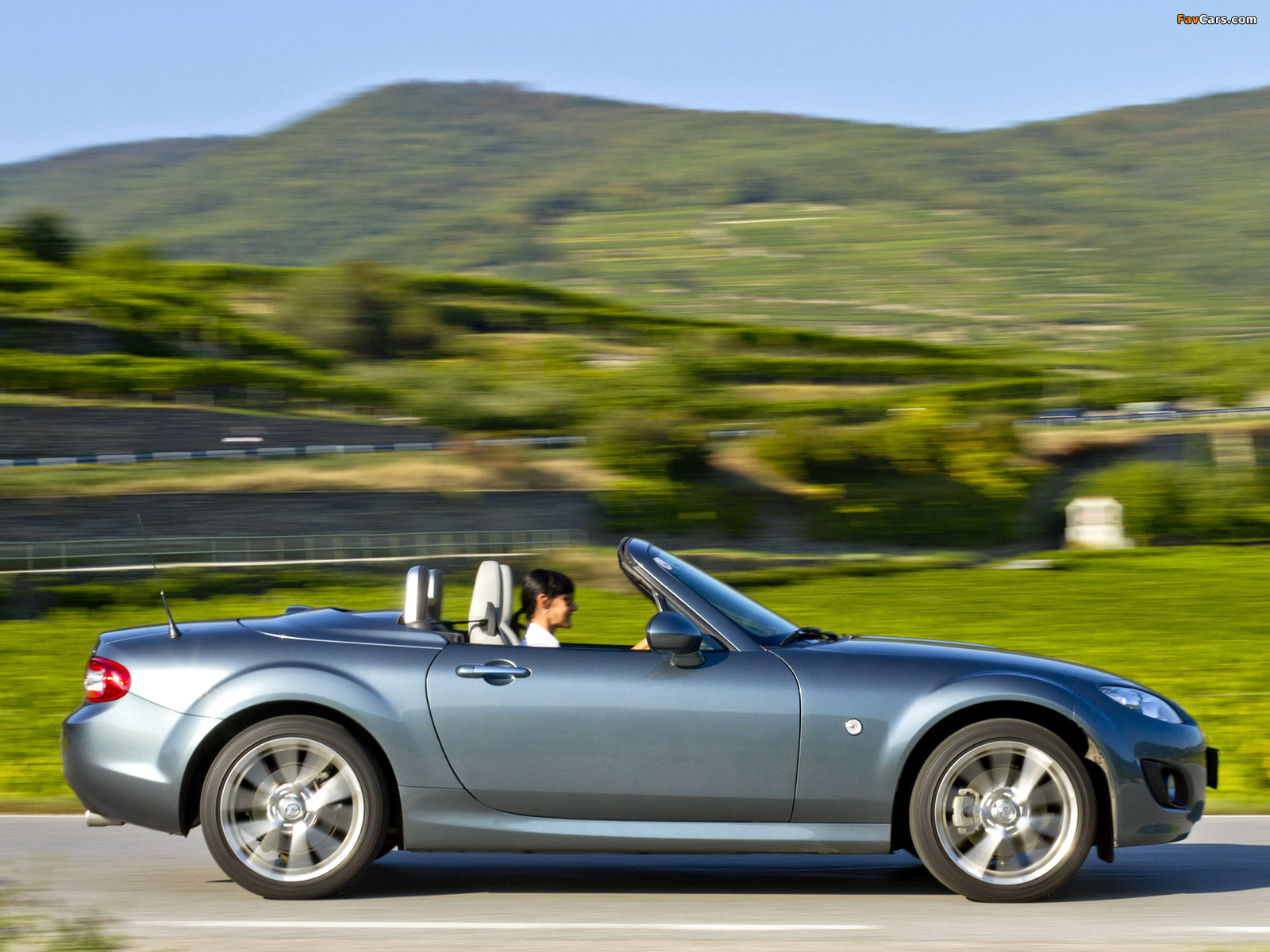 Mazda MX-5 Roadster-Coupe Mirai (NC2) 2011 pictures (1600 x 1200)