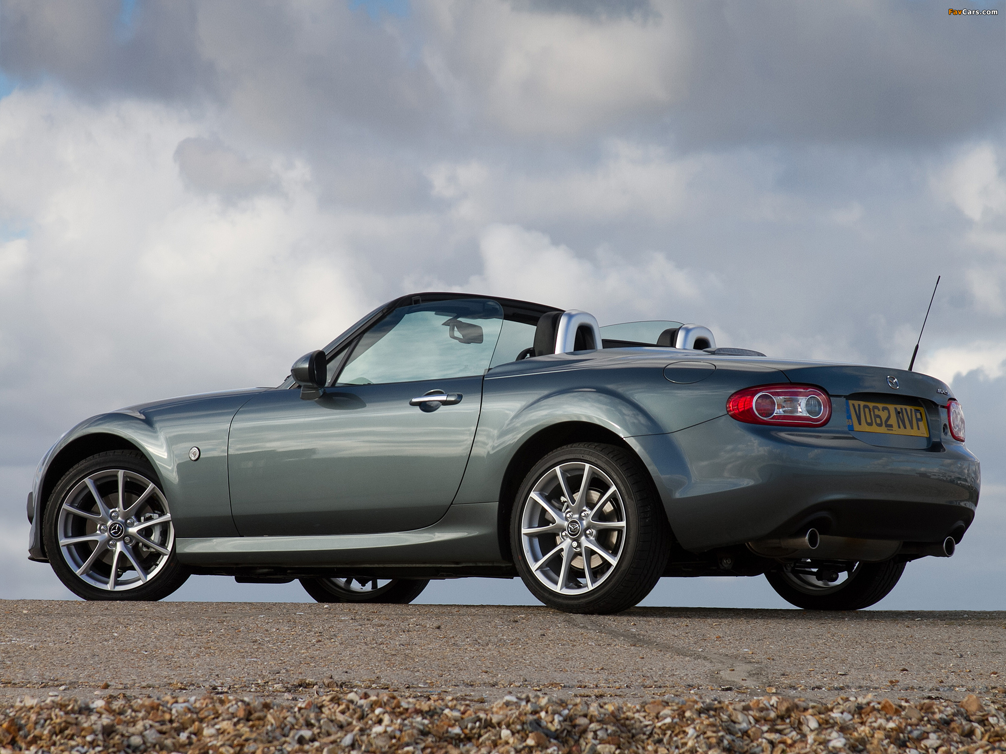 Mazda MX-5 Roadster-Coupe UK-spec (NC3) 2012 images (2048 x 1536)