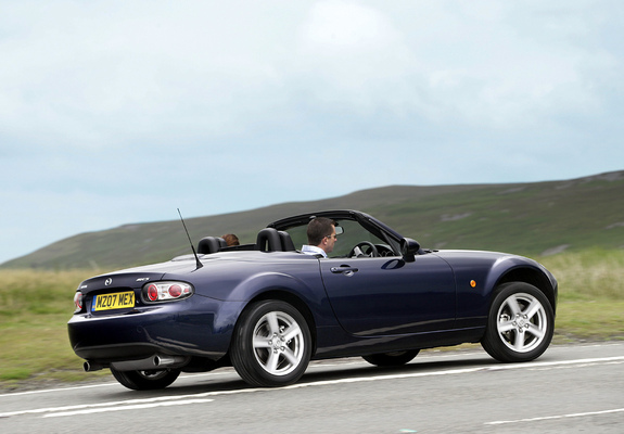 Photos of Mazda MX-5 Roadster-Coupe UK-spec (NC1) 2005–08