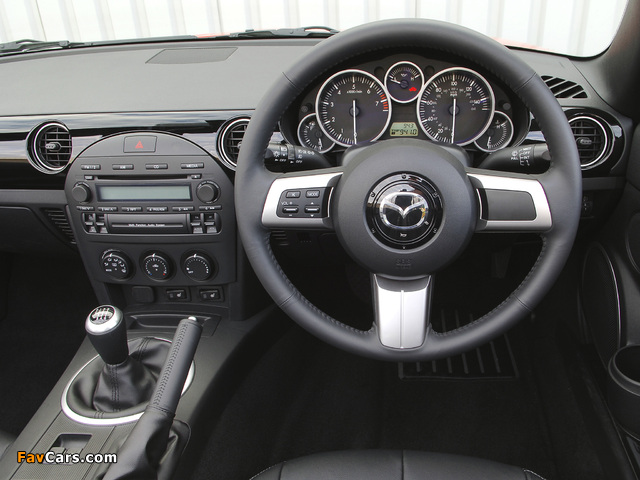 Photos of Mazda MX-5 Roadster UK-spec (NC1) 2005–08 (640 x 480)