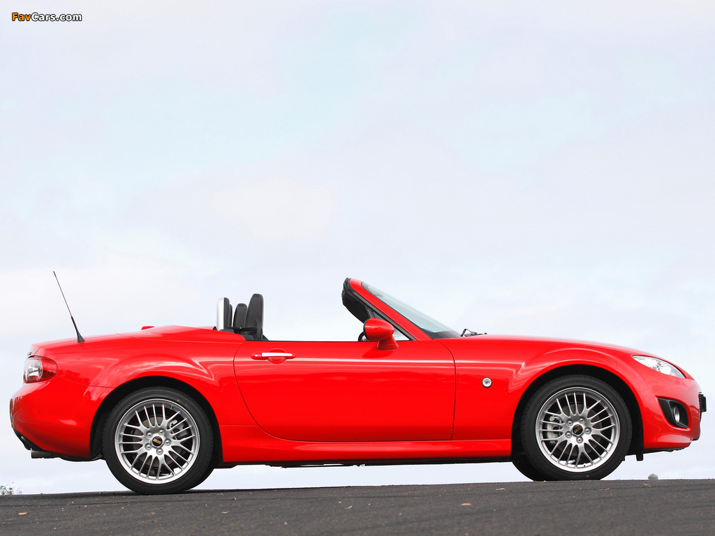 Photos of Mazda MX-5 Roadster-Coupe Sports (NC2) 2008–12 (1024 x 768)
