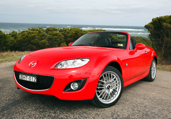 Photos of Mazda MX-5 Roadster-Coupe Sports (NC2) 2008–12