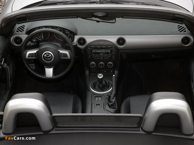 Photos of Mazda MX-5 Roadster (NC2) 2008–12 (640 x 480)