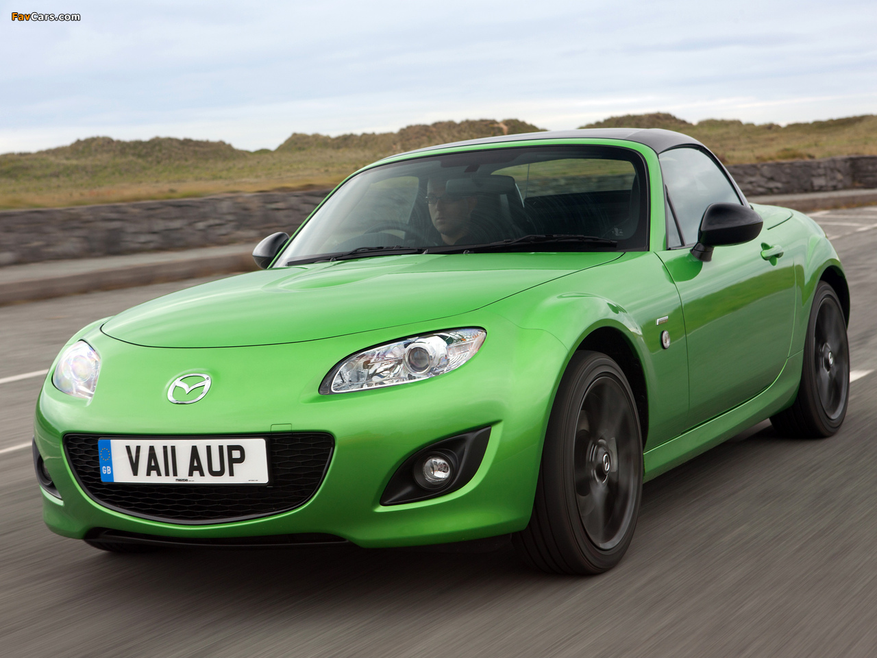 Photos of Mazda MX-5 Roadster-Coupe Sport Black UK-spec (NC2) 2011 (1280 x 960)