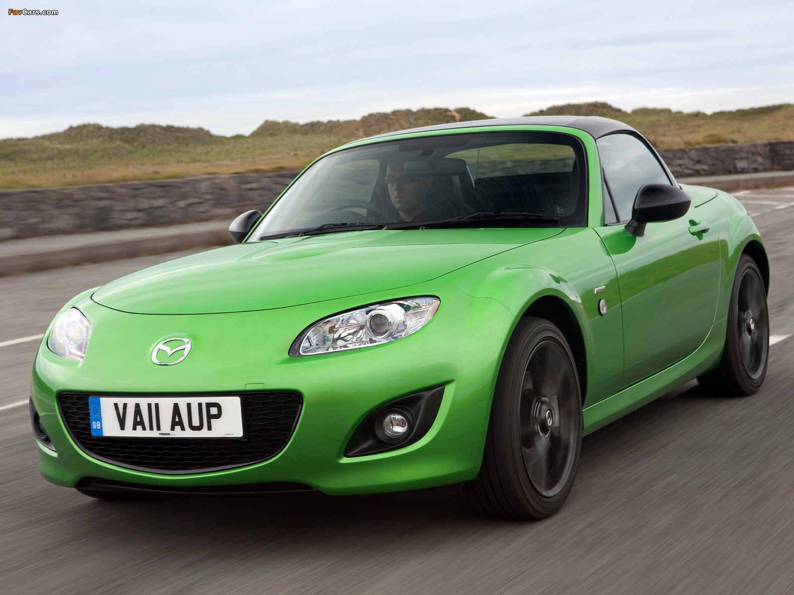 Photos of Mazda MX-5 Roadster-Coupe Sport Black UK-spec (NC2) 2011 (1600 x 1200)